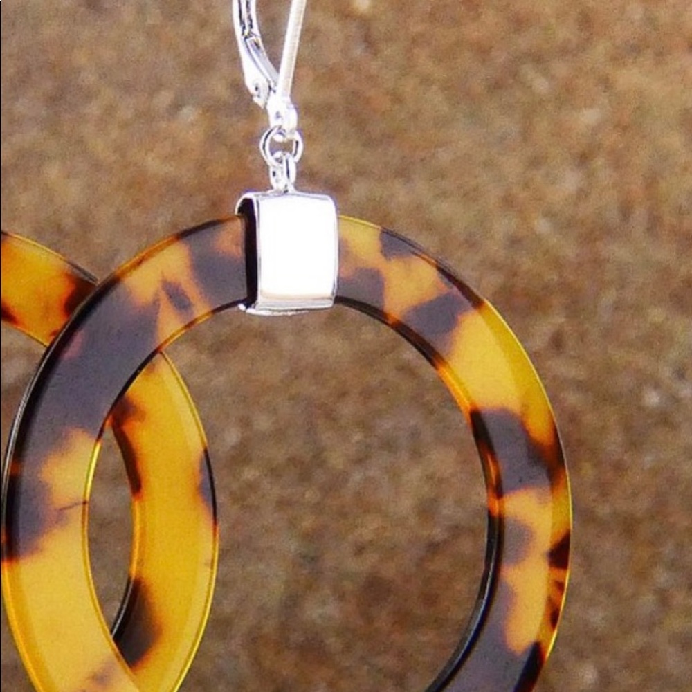 SALE ~VERA AND CO Sterling Silver and Tortoise Open Circle Drop Earrings NWT - Picture 2 of 4